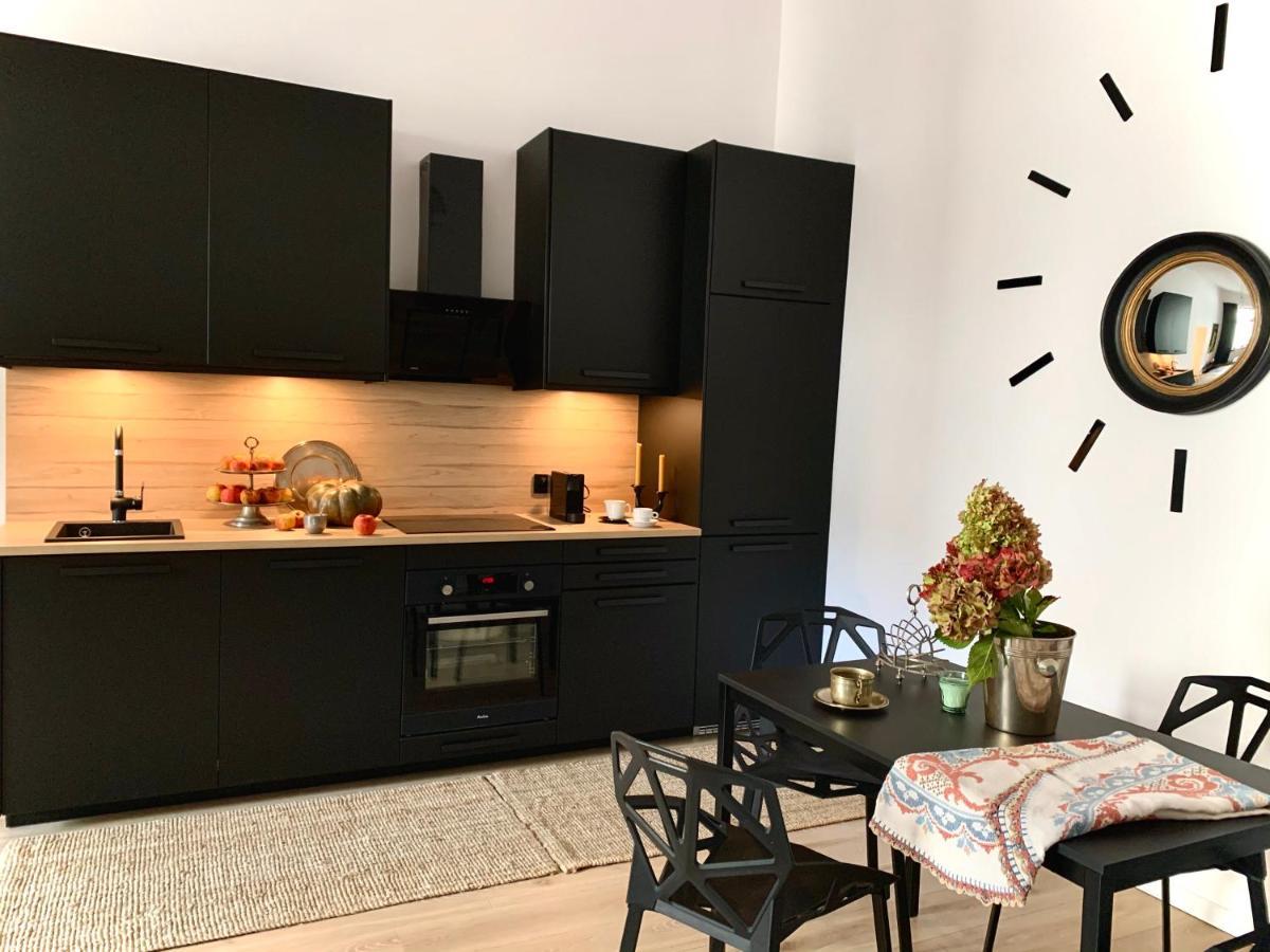 Black Velvet Apartment Krakau Exterior foto